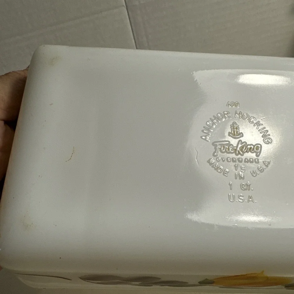 Vintage Anchor Hocking rect. peach blossom 1.5 QT casserole dish made in USA